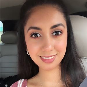 Meet your Posher, Simona